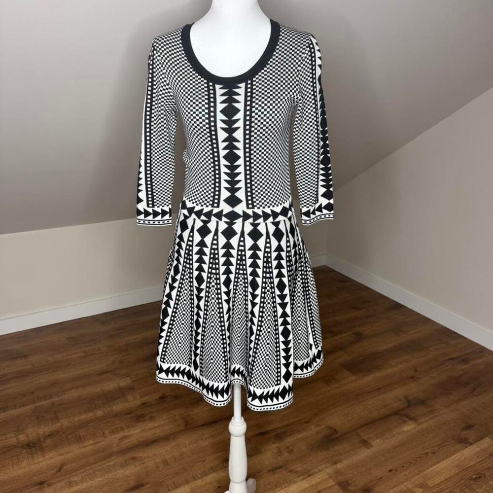 Nina Leonard black and white fit and flare geometric print dress